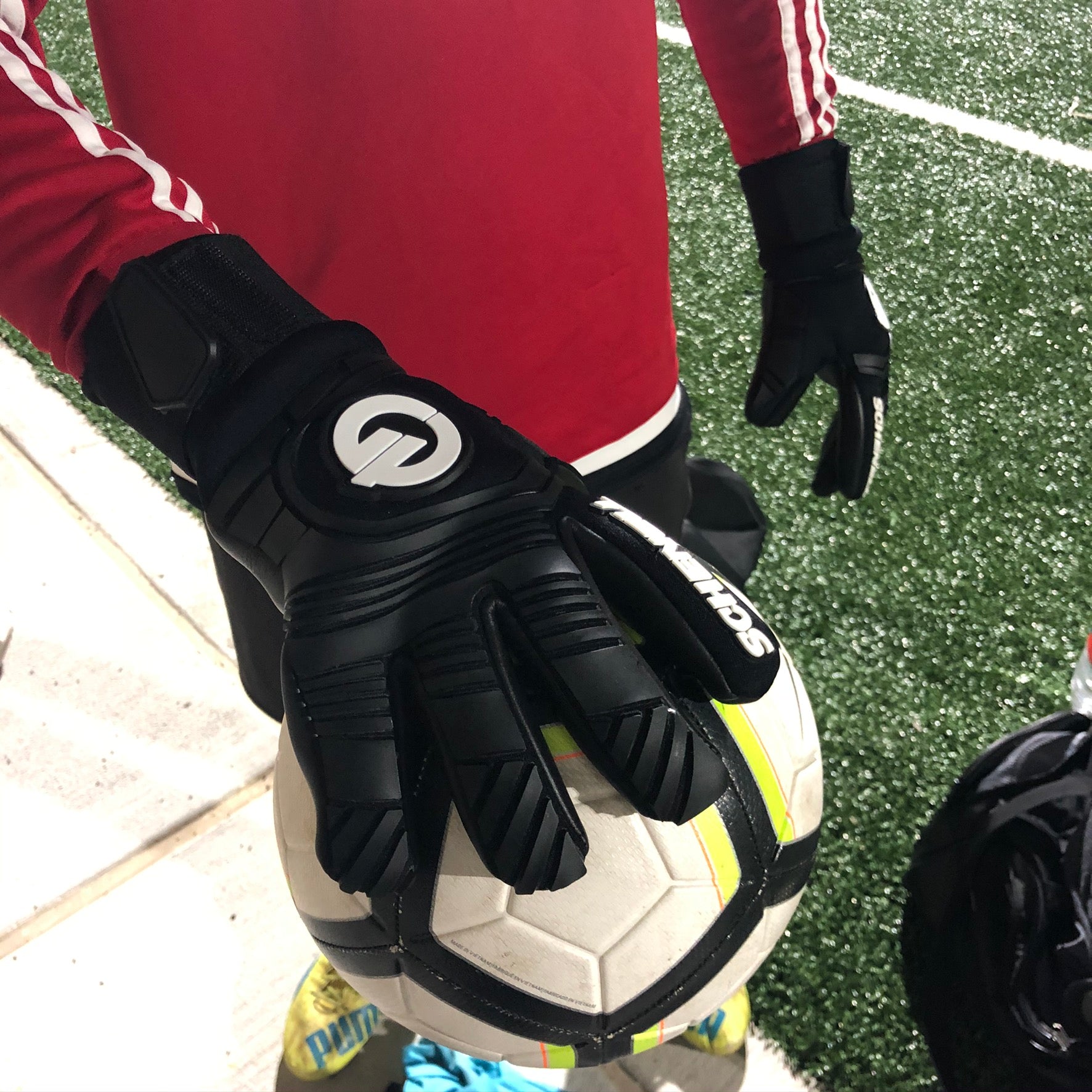 Blackout 2025 goalkeeper gloves